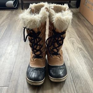 Size 7 Sorel Joan of Arctic Boots - Winter Boots